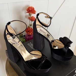 NWT Badgley Mischka Alora II Black Velvet Heels, Size 10